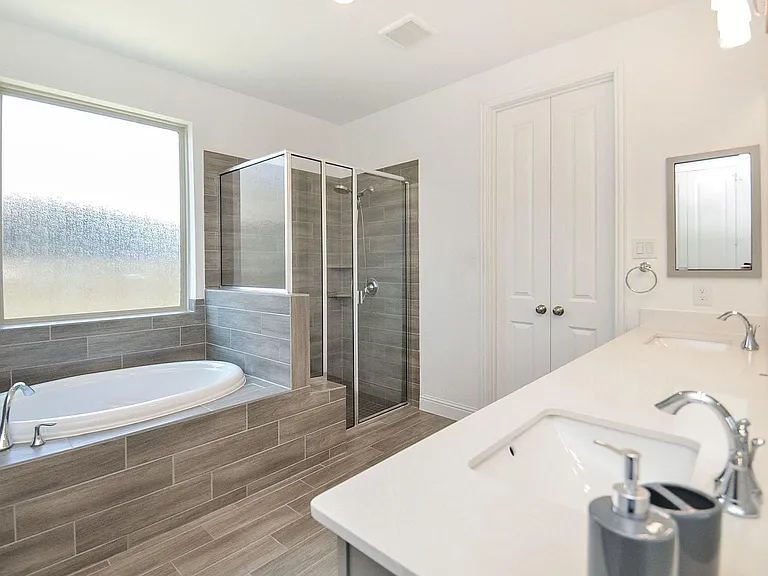6502 Wild Hollow Ct — Photo 16