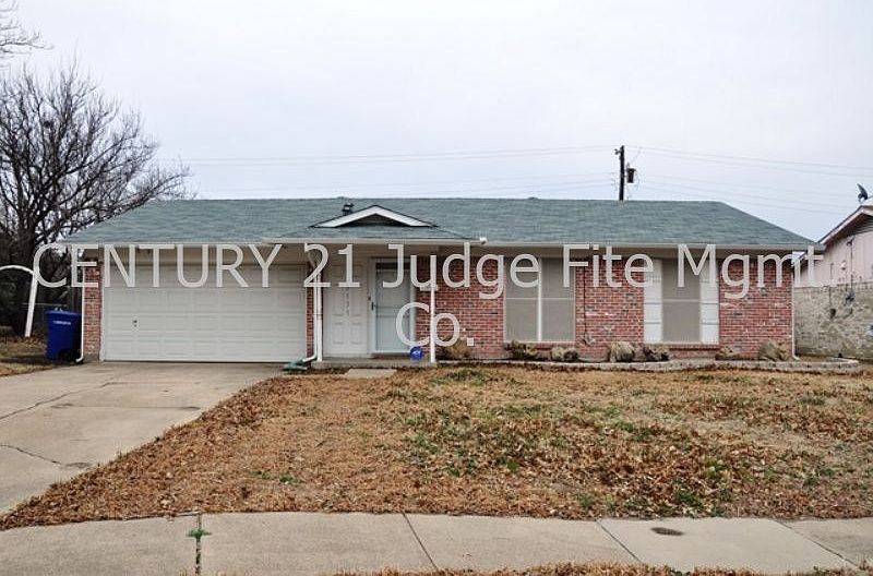 1st image of 2135 Crockett Dr