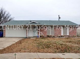 2135 Crockett Dr, Carrollton, TX 75006