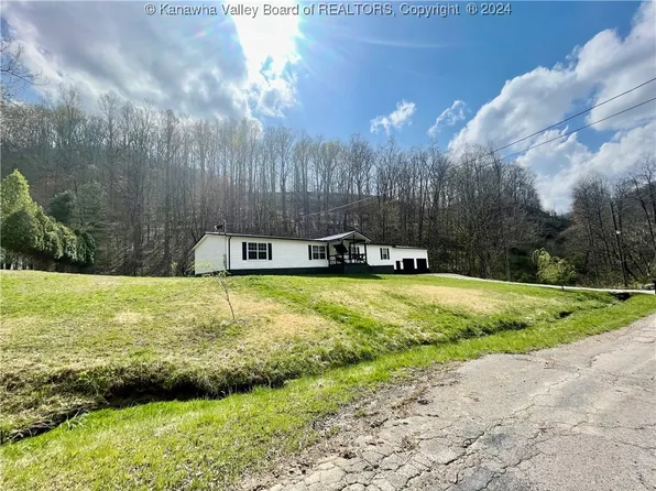 138 Anchor Dr, Chapmanville, WV 25508