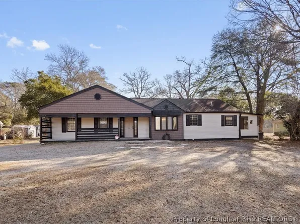 912 N Main St, Raeford, NC 28376