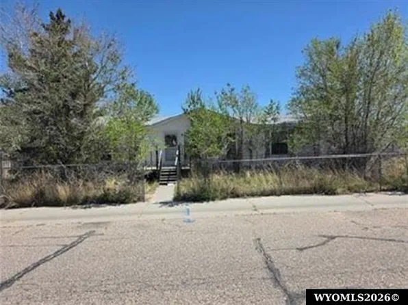 679 S 3rd Ave, Mills, WY 82644