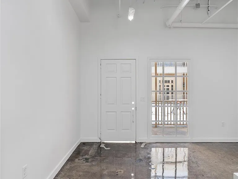 3401 Louisiana #205 — Photo 3