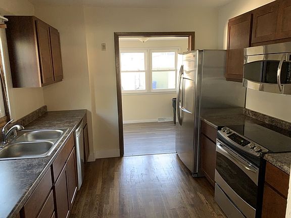 3rd image of 318 W 26th St