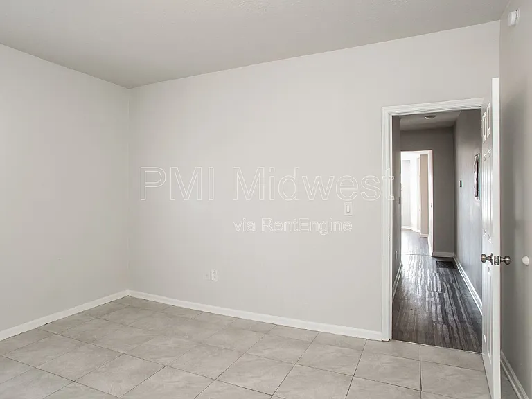 3014 W 10th St #1 — Photo 8