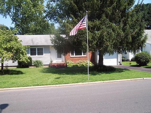 4th image of 319 Nylon Blvd