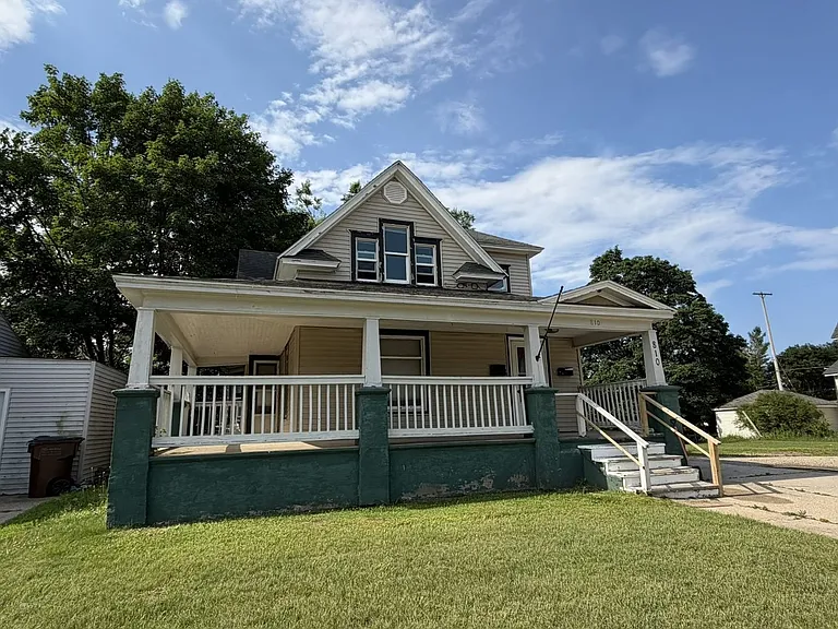 810 E Division St #A — Photo 22