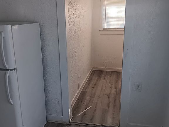 3rd image of 514 Anna St #1