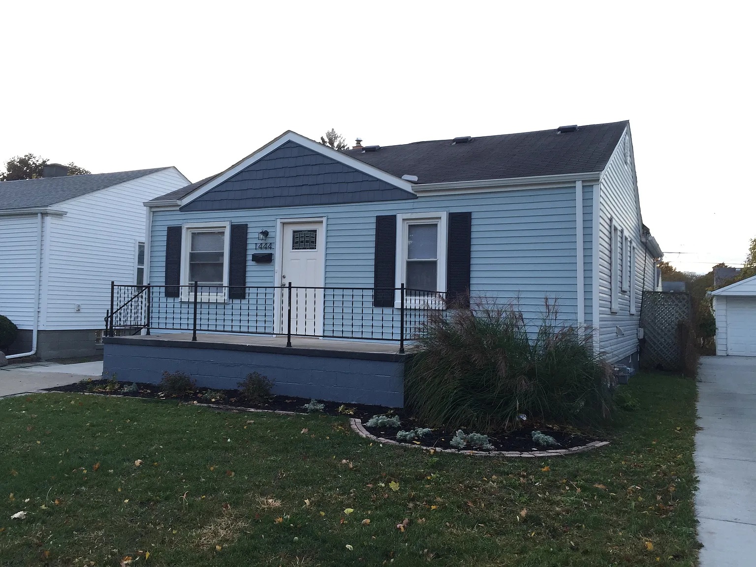 1444 E Madge Ave photo 1