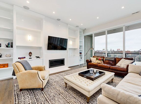 3rd image of 2040 N Damen Ave APT 4