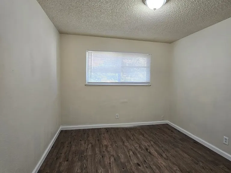 609 N College Ave #102 — Photo 4