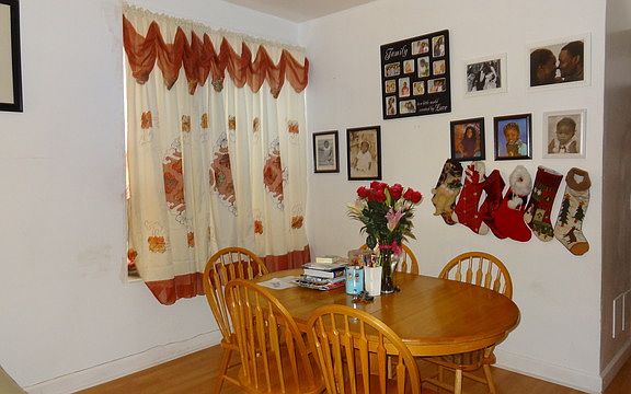 4th image of 1658 S Central Park Ave