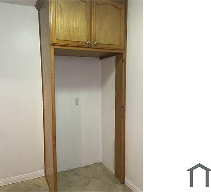 5th image of 1309 1/2 W 90th Pl