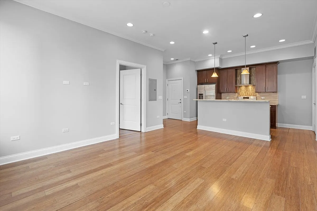 2 bed, 1013 sqft, $3,600 — Photo 4