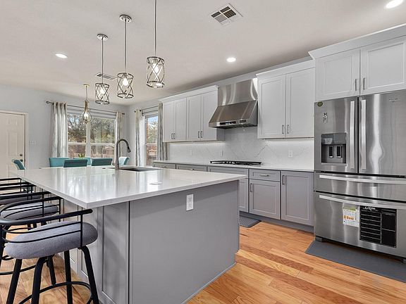 3rd image of 701 Old Ravine Ct