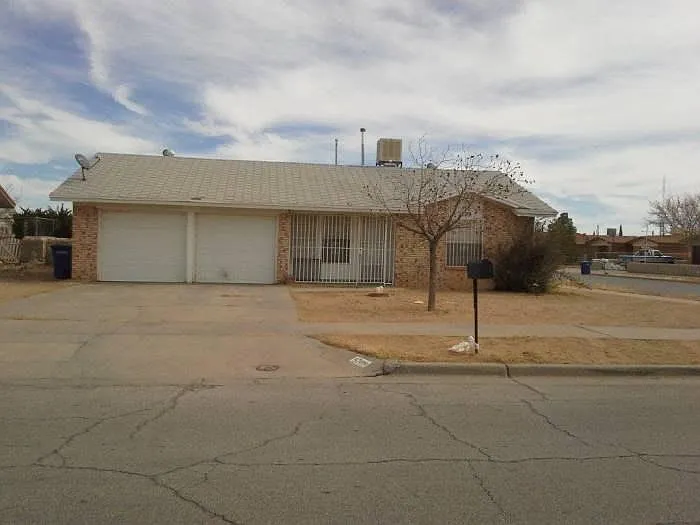 5709 Dalhart Dr — Photo 2