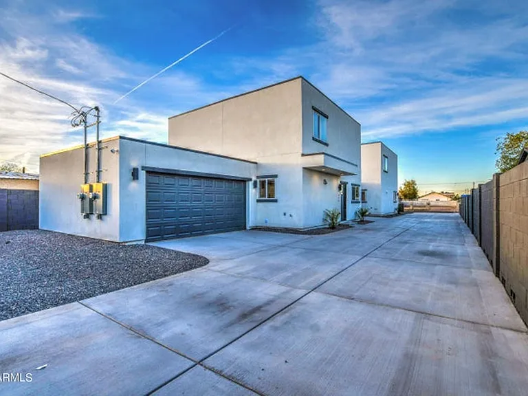Versatile home in the heart of Phoenix — Photo 2