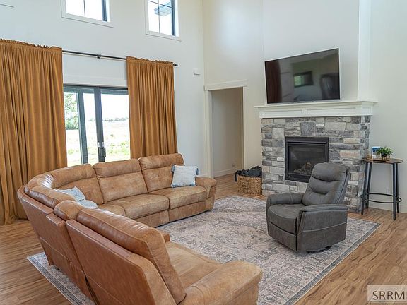 3rd image of 2713 Cyprus Ct