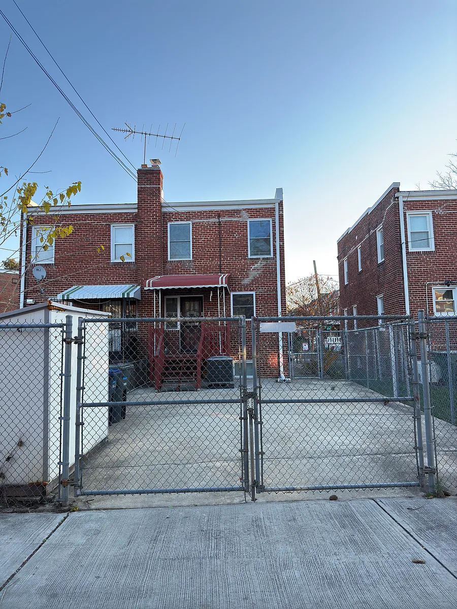 BACK - 3219 12th Pl SE