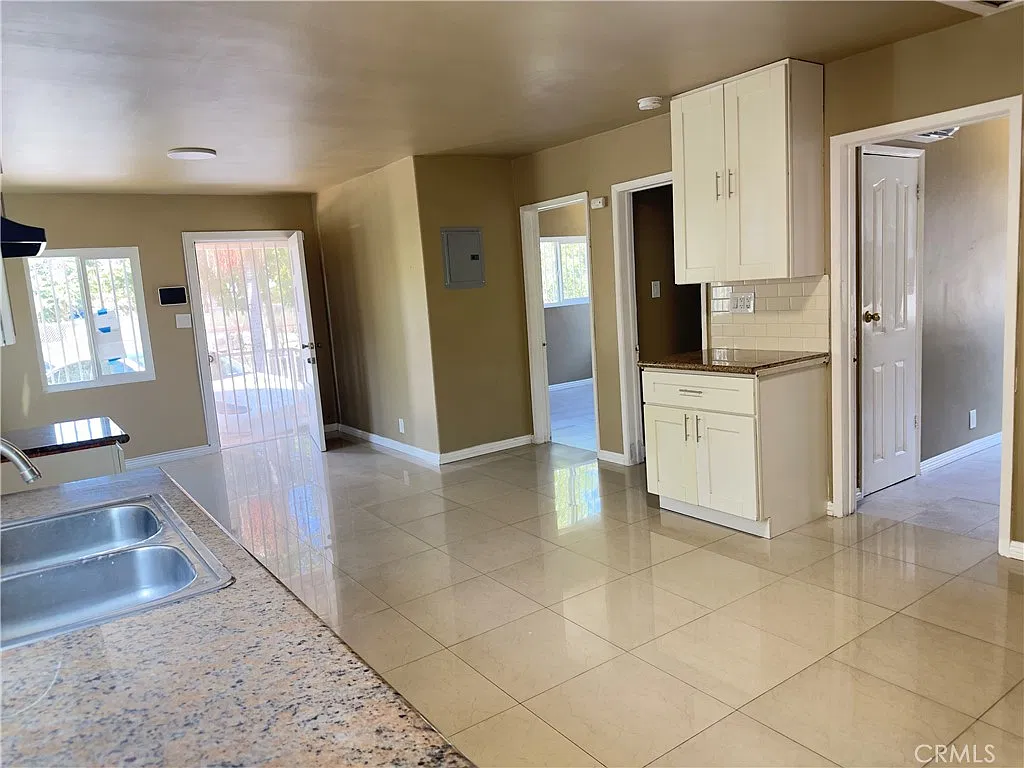 2 bed, 650 sqft, $2,500 — Photo 4