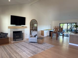 239 S Dickenson Ave, Thousand Oaks, CA 91320