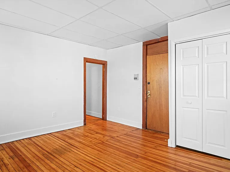33 Franklin St — Photo 14
