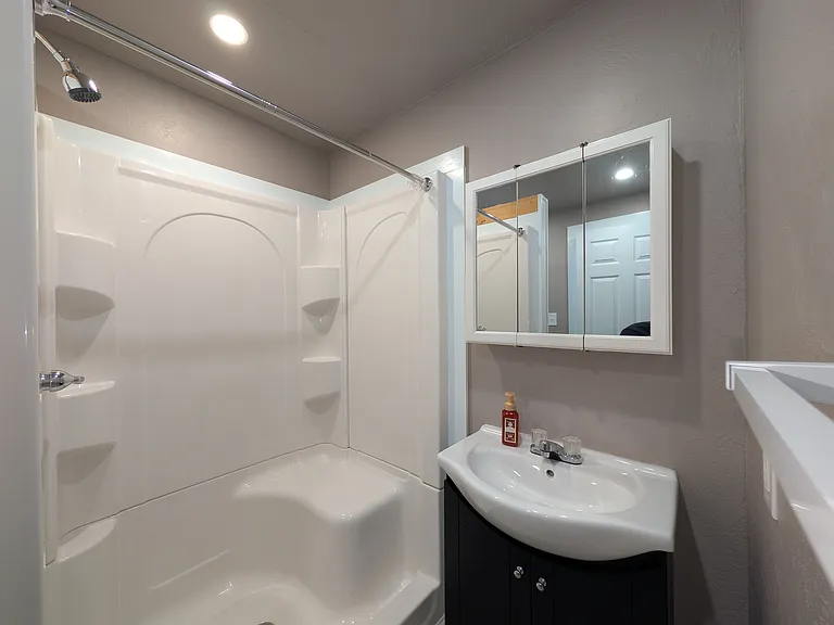 56 Franklin Ave #A — Photo 18