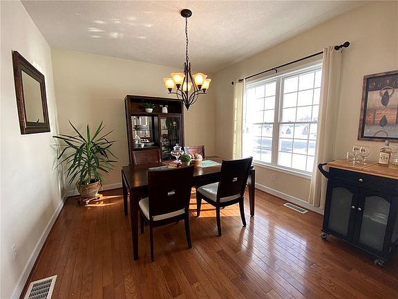 3rd image of 5156 Park Meadow Ln