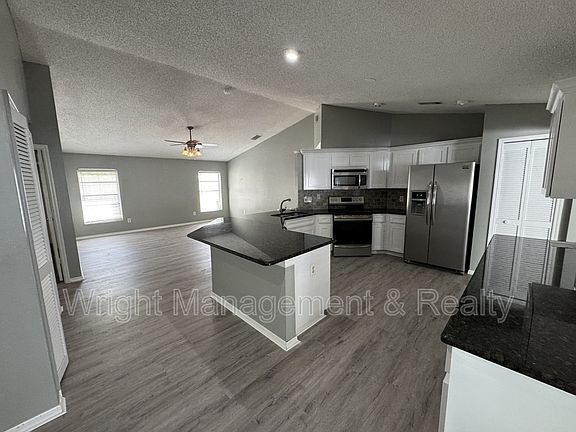 5th image of 12034 Stone Crossing Cir