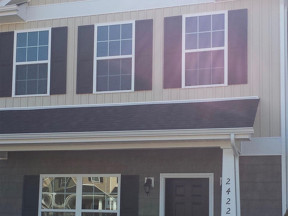 1st image of 2422 New Holland Cir