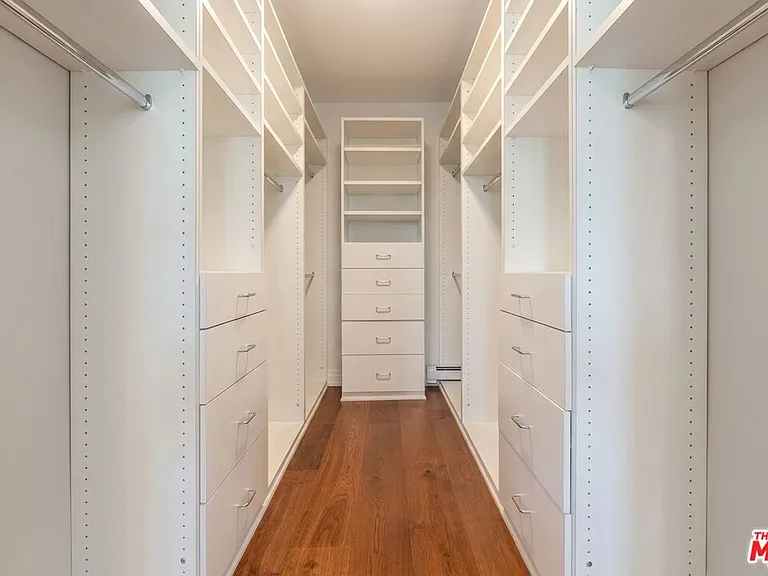 2637 Angelo Dr — Photo 36