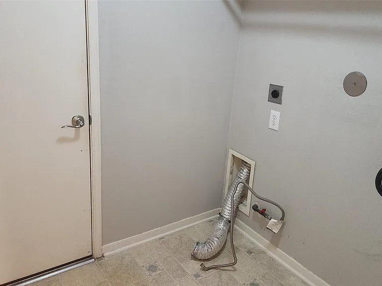 12214 Carriage Oak Cir — Photo 34