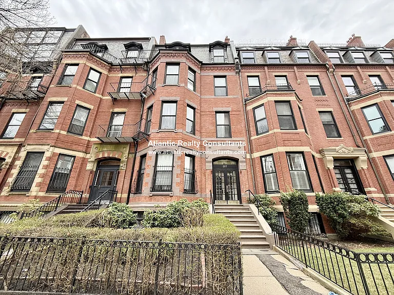 337 Beacon St #4 — Photo 11
