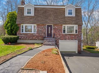 10 Blackhorse Ln, Burlington, MA 01803