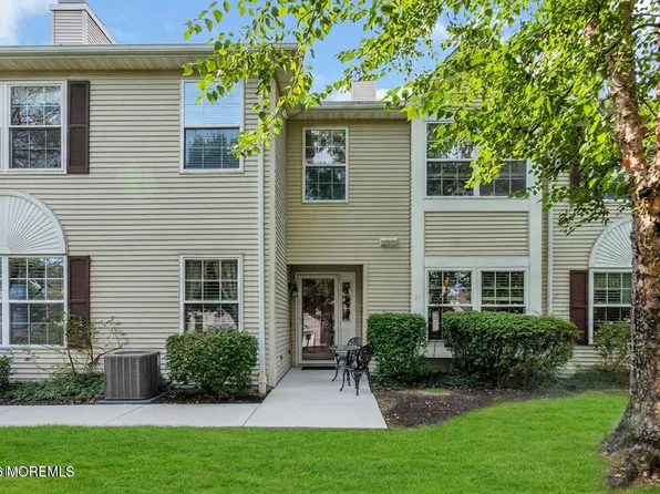 27 Racquet Road, Wall, NJ 07719