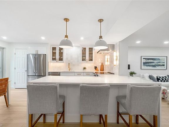 5th image of 1222 Gordon DR #2