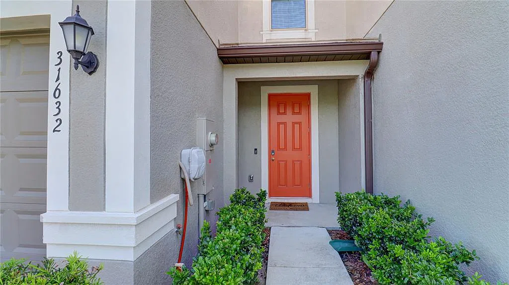 3 bed, 2.5 bath, 1597 sqft, $2,500 — Photo 2