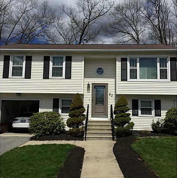 1st image of 23 Lawnacre Dr
