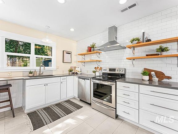 5th image of 319 W Howe St