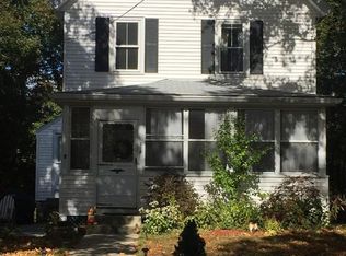 37 1/2 Chestnut St, Woburn, MA 01801