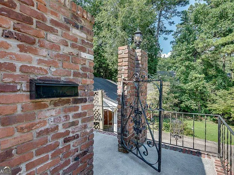 799 Marstevan Dr NE — Photo 29