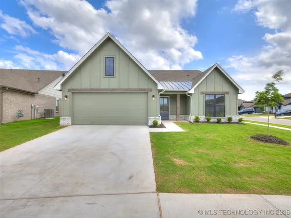 7202 E 132nd St S, Bixby, OK 74008