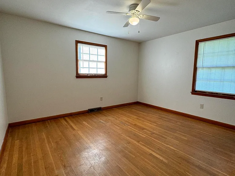 4220 Oakridge Dr — Photo 13