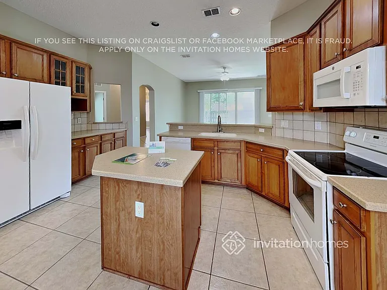 1033 Dunstable Ln — Photo 8