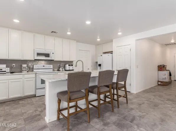 8569 W Amazilia Pl, Tucson, AZ 85757