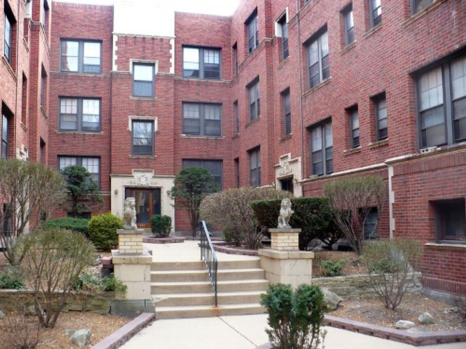 1st image of 915-23 W George St #923-1I