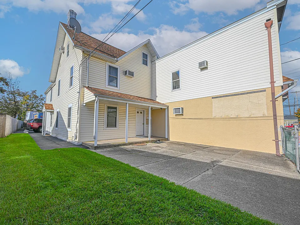 72 5th Ave #2F