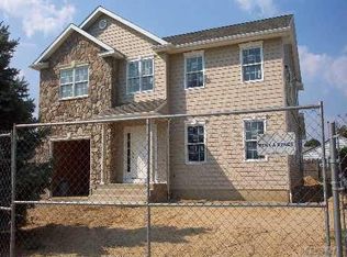 6 Greenway Cir, Syosset, NY 11791