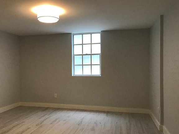 4th image of 1754 Meridian Ave APT 202