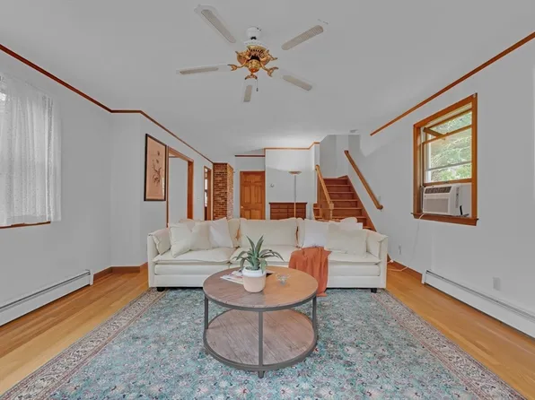 20 Brentwood Dr, Dudley, MA 01571